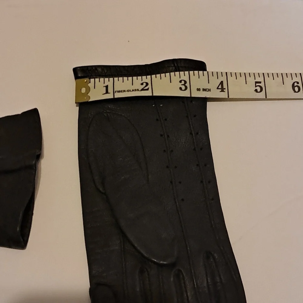 Vintage Leather Driving Gloves Perforated Elegant Sophisticated Fitted Preowned